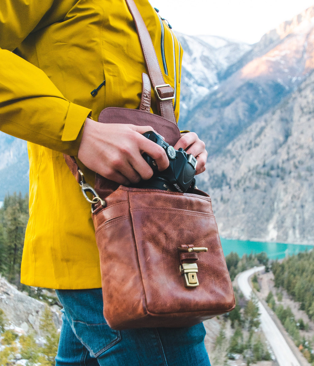 Personalized Italian Leather Messenger Bag Camera Bag for Mirrorless, Instant, DSLR Cameras, Travel Bag, Unisex - Handcrafted